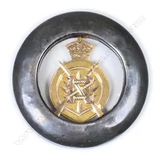 W. J. Wesney (Auckland) 9ct gold military honour fob,